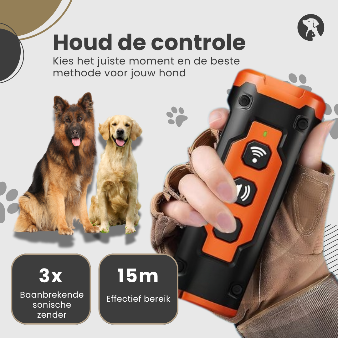 Hondenbaas houdt de controle met de ultrasonic trainer met bereik tot 15 meter.