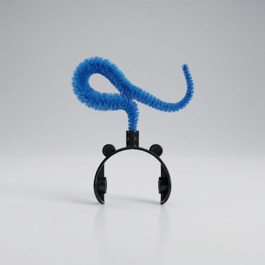 Blauwe pluche reserve-staart met zwarte bevestigingsbeugel voor de Interactieve Kattenbal met Pluche Staart.
